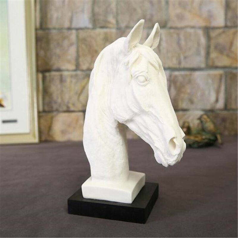 statue tete cheval blanche